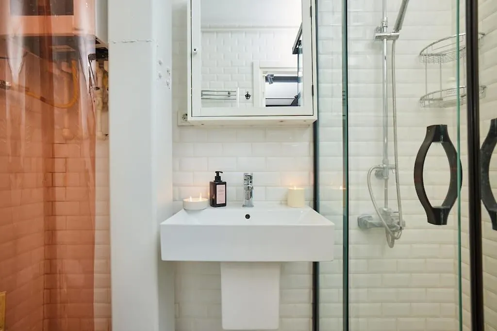 Stunning 2Br 1 Min Metro&Galata Apartment Istanbul 0*,  Turkey